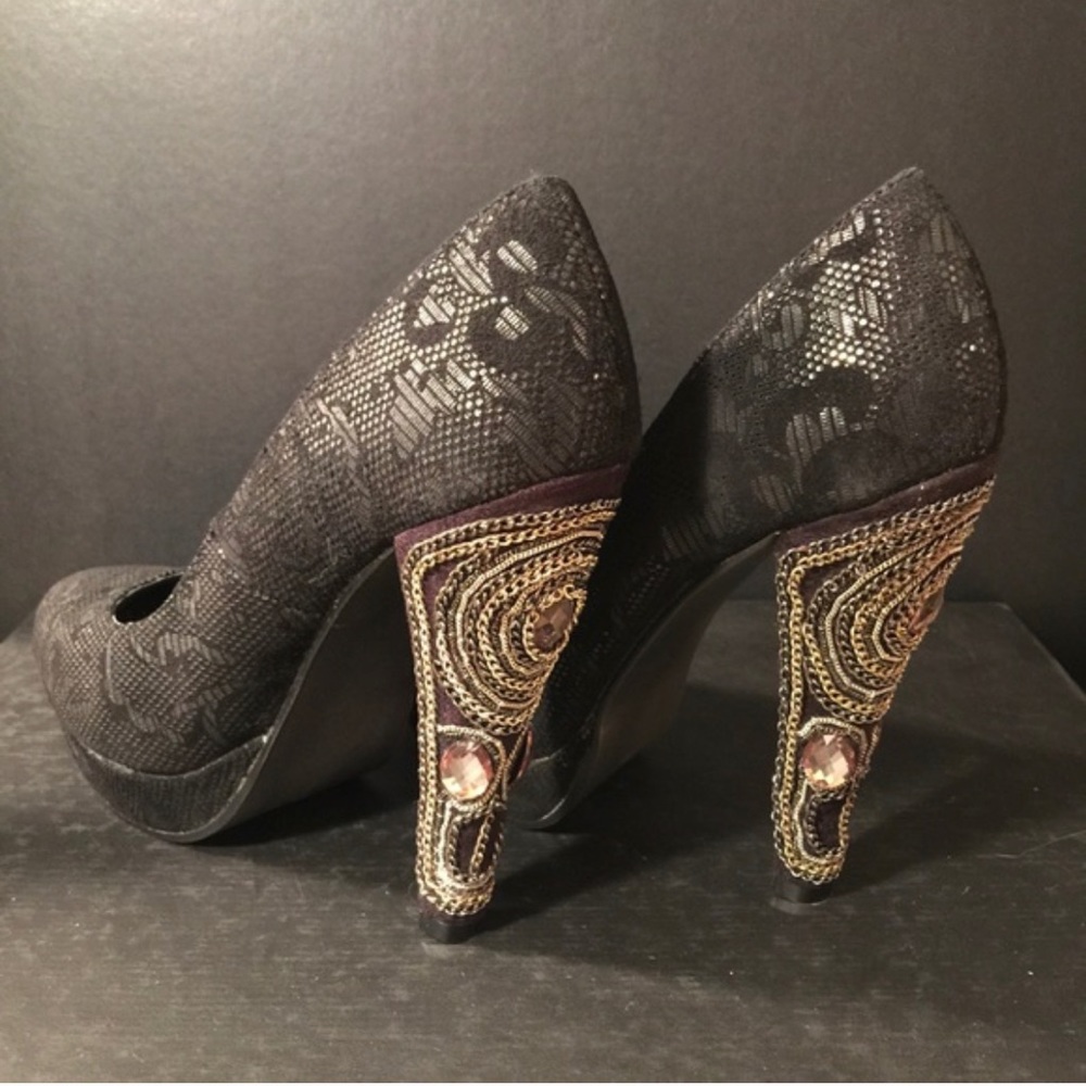 Jeweled heal lace platform pumps